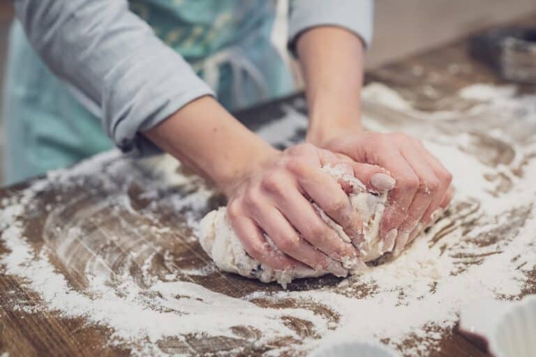 Pâte à sel sans cuisson : l'ingrédient magique à utiliser